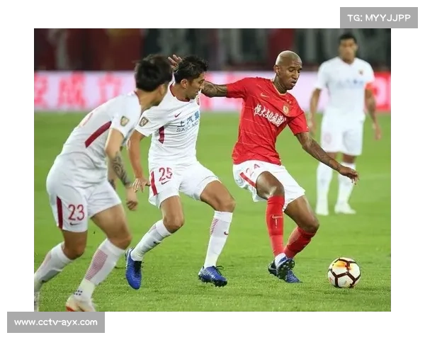 深圳新鹏城阵容全面升级,中场创造力突出但后防线存在明显短板 深圳新鹏城阵容全面升级,中场创造力突出但后防线存在明显短板