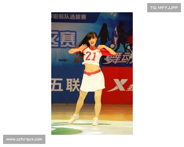 凤凰湾体育中心举办草根足球选拔赛